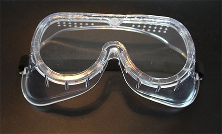 Gunakan-Kacamata-Safety-yang-Berkaret